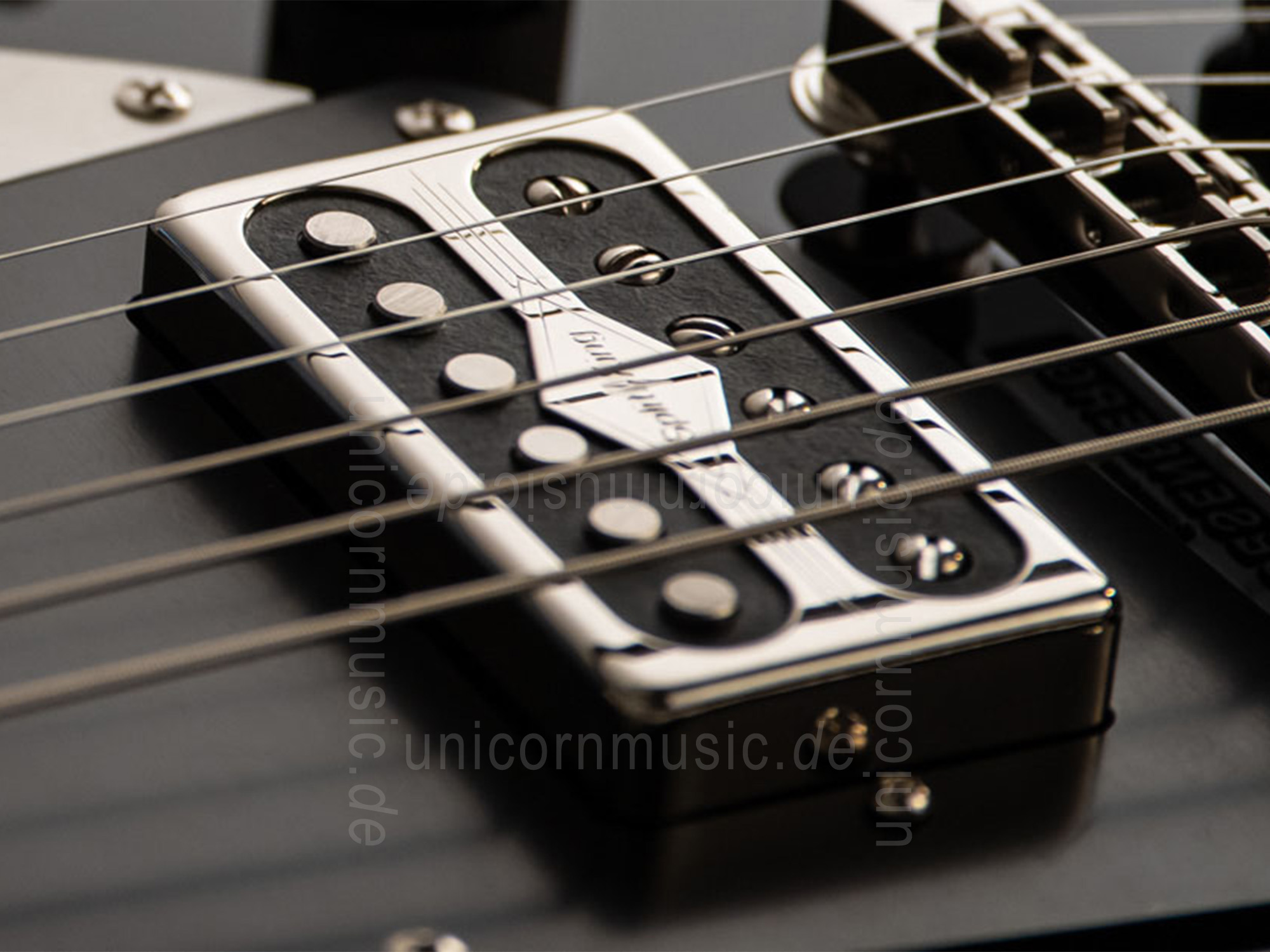 zur Artikelbeschreibung / Preis E-Gitarre DUESENBERG The Falken - Black (incl. Radiator Tremola)