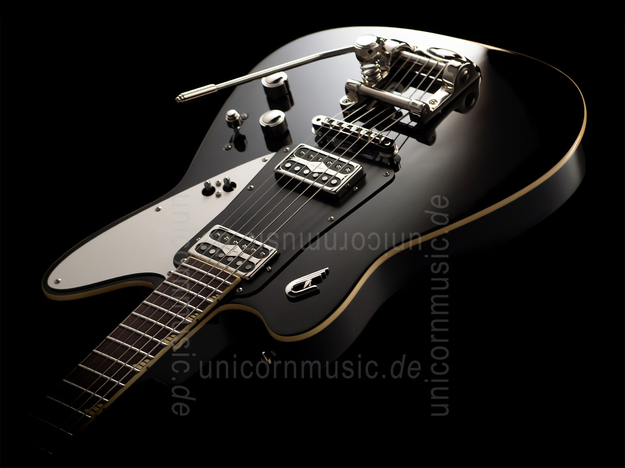 zur Artikelbeschreibung / Preis E-Gitarre DUESENBERG The Falken - Black (incl. Radiator Tremola)