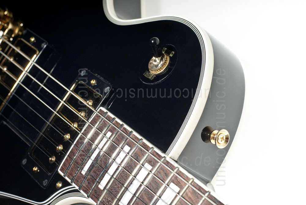 zur Artikelbeschreibung / Preis E-Gitarre BURNY RLC 115 BLK BLACK + original Koffer