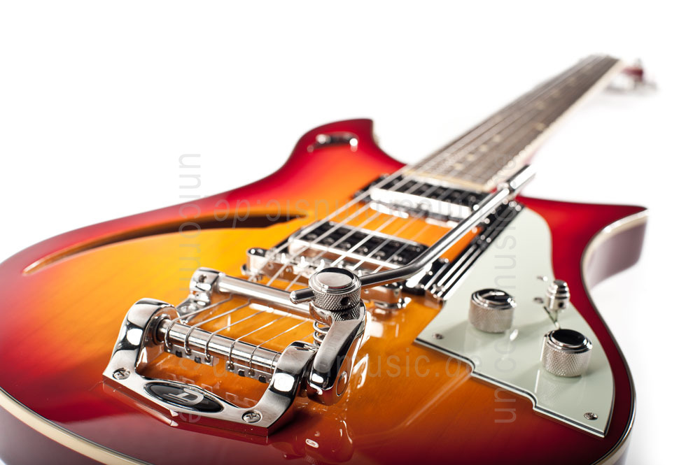 zur Artikelbeschreibung / Preis E-Gitarre DUESENBERG DOUBLE CAT - FIREBURST