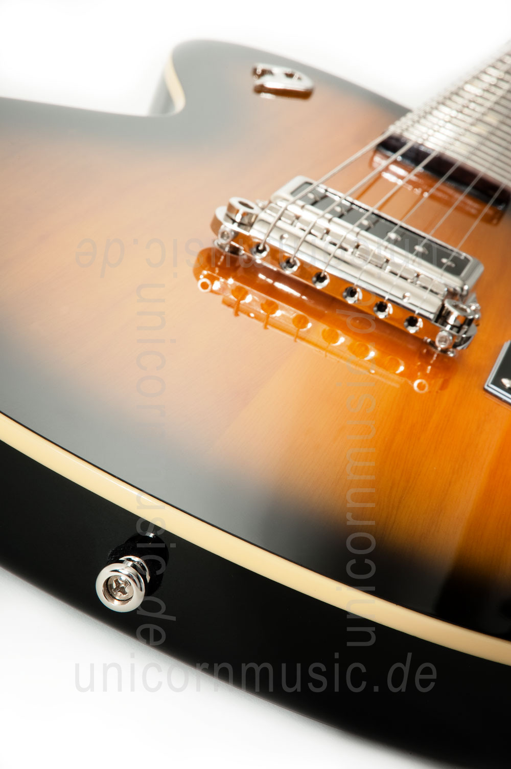zur Artikelbeschreibung / Preis E-Gitarre DUESENBERG DRAGSTER - 2Tone Sunburst - Single Cutaway + Custom Line Case