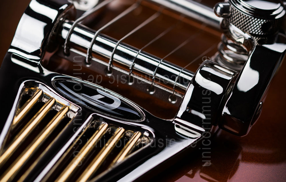 zur Artikelbeschreibung / Preis E-Gitarre DUESENBERG ALLIANCE SERIES JOE WALSH - Gold Burst + Custom Line Case