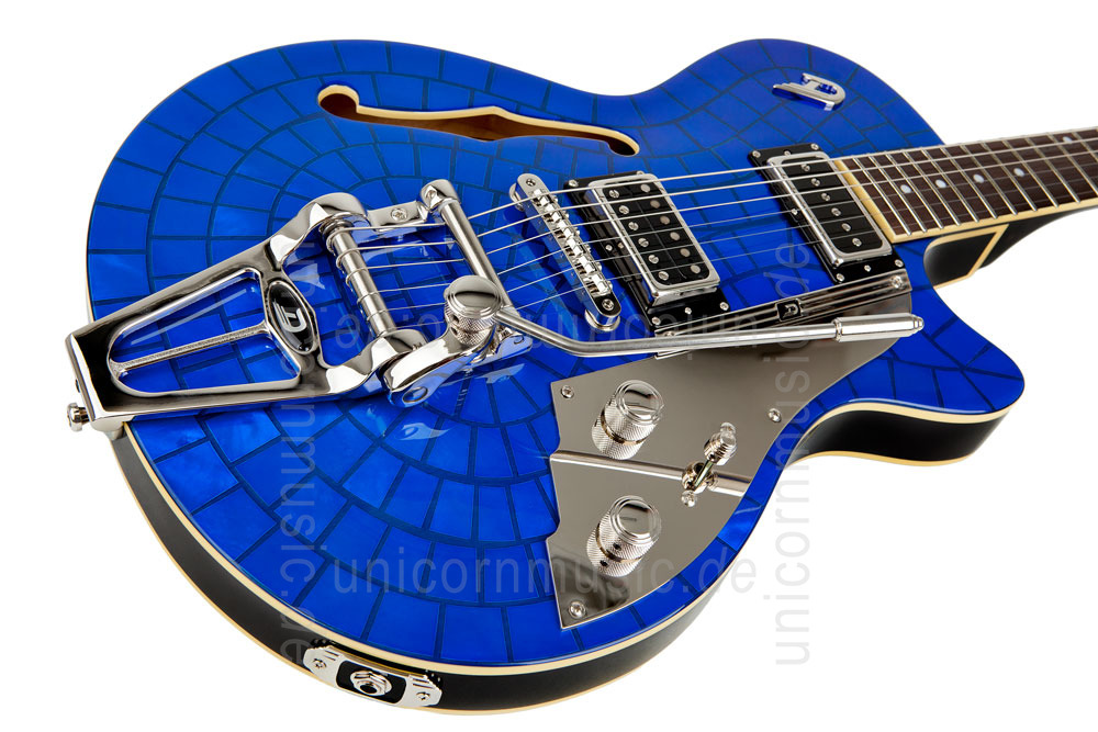 zur Artikelbeschreibung / Preis E-Gitarre DUESENBERG STARPLAYER TV - Blue Pearl LTD (Mother of Pearl) (2015) + Custom Line Case