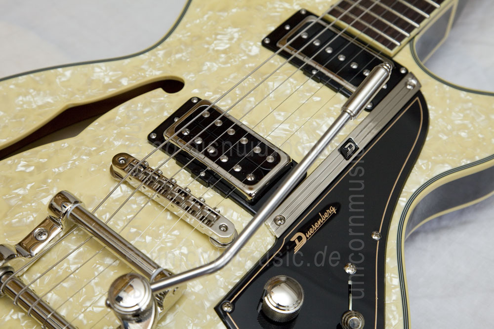zur Artikelbeschreibung / Preis E-Gitarre DUESENBERG STARPLAYER TV - Creamy Pearloid LTD + Custom Line Case