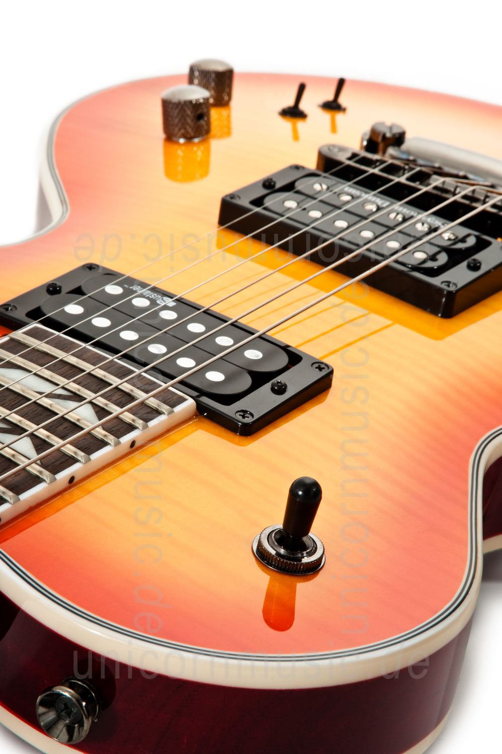 zur Artikelbeschreibung / Preis E-Gitarre FERNANDES MONTEREY ELITE - Honey Burst + Koffer