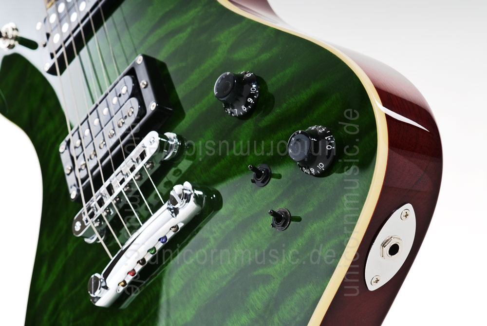 zur Artikelbeschreibung / Preis E-Gitarre FERNANDES RAVELLE ELITE - See Thru Green - Sustainer + Koffer