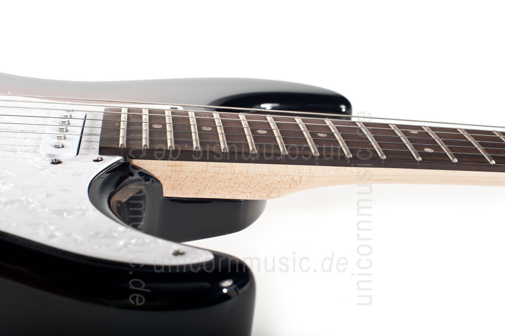 zur Artikelbeschreibung / Preis E-Gitarre FERNANDES RETROROCKET X - SSH Version - 3 Tone Sunburst