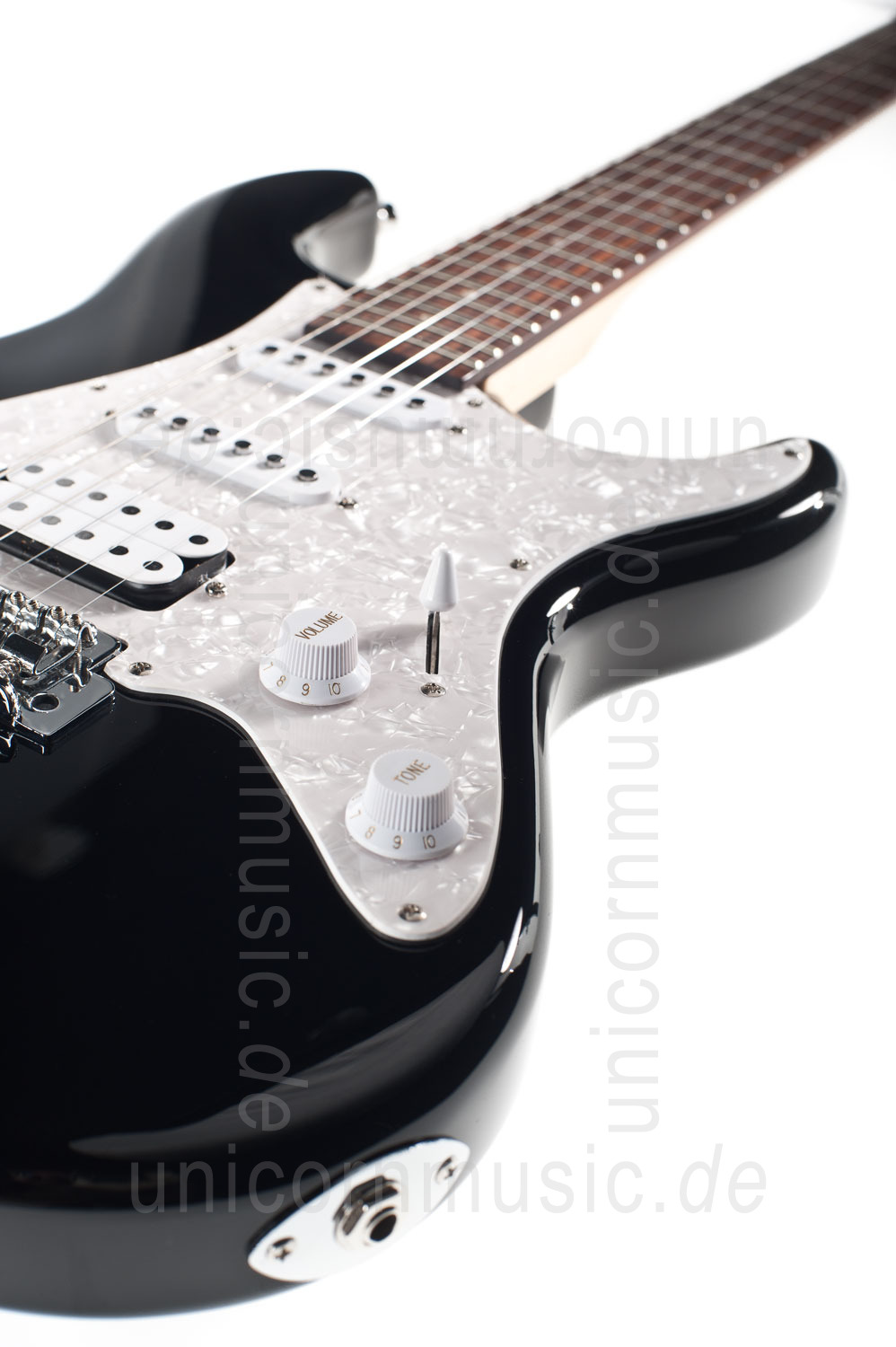 zur Artikelbeschreibung / Preis E-Gitarre FERNANDES RETROROCKET X - SSH Version - Black