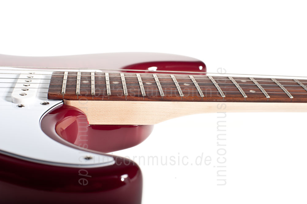 zur Artikelbeschreibung / Preis E-Gitarre FERNANDES RETROROCKET X - SSH Version - Lava Flame