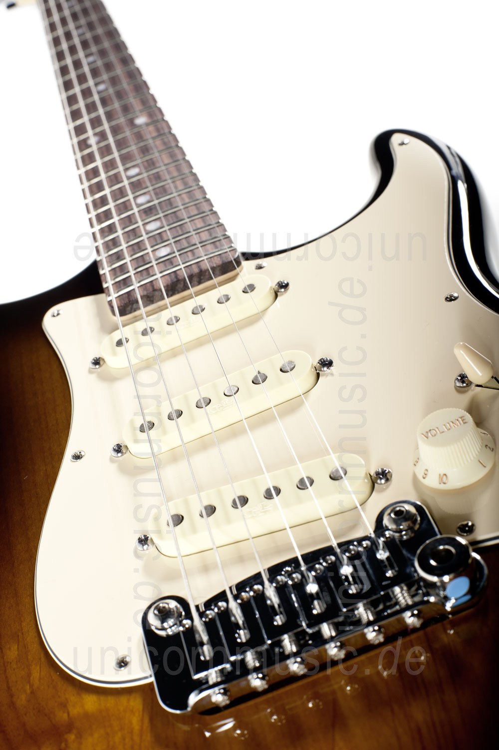 zur Artikelbeschreibung / Preis E-Gitarre G&L Legacy Tobacco Sunburst + Koffer - made in USA
