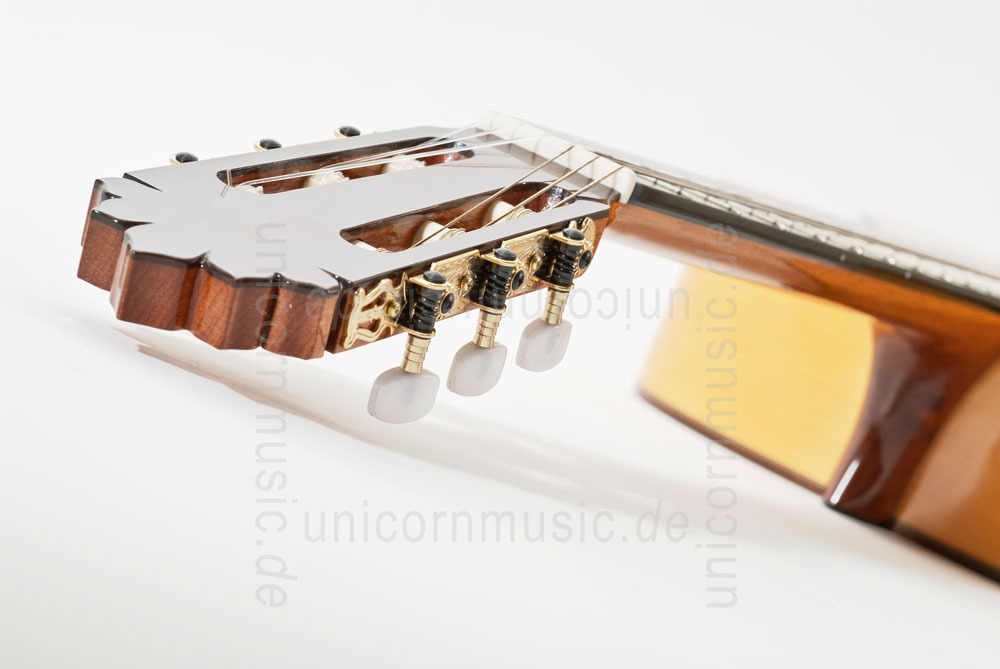 zur Artikelbeschreibung / Preis Spanische Flamencogitarre JOAN CASHIMIRA MODELL 102 - massive Fichtendecke - Zypresse