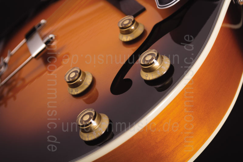 zur Artikelbeschreibung / Preis Halbresonanz Jazz-Gitarre CORT YORKTOWN Tobacco Burst + original Tasche