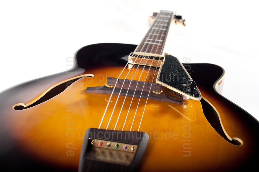 zur Artikelbeschreibung / Preis Vollresonanz Jazz-Gitarre - PEERLESS MONARCH + Koffer - vollmassiv