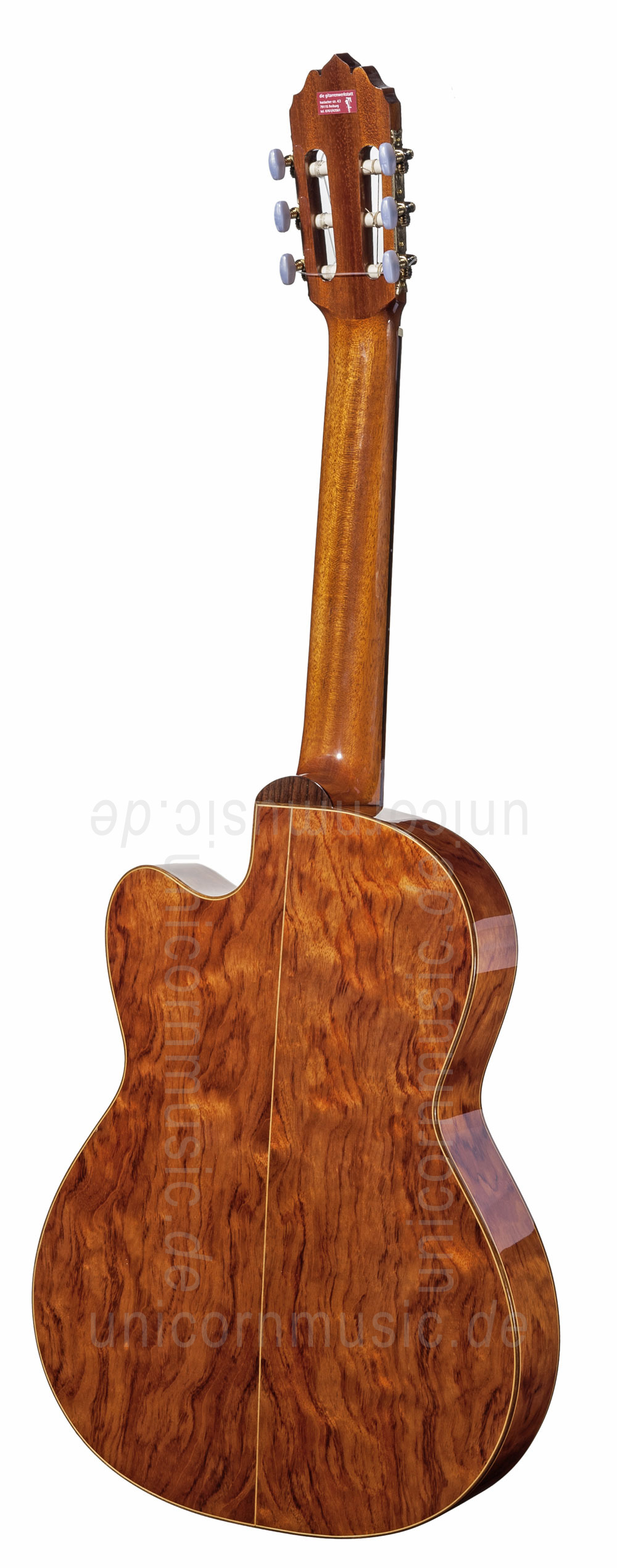 zur Artikelbeschreibung / Preis Spanische Konzertgitarre JOAN CASHIMIRA MODELL 56e E-C Cutaway  Thinline - ohne Tonabnehmer - massive Zederndecke