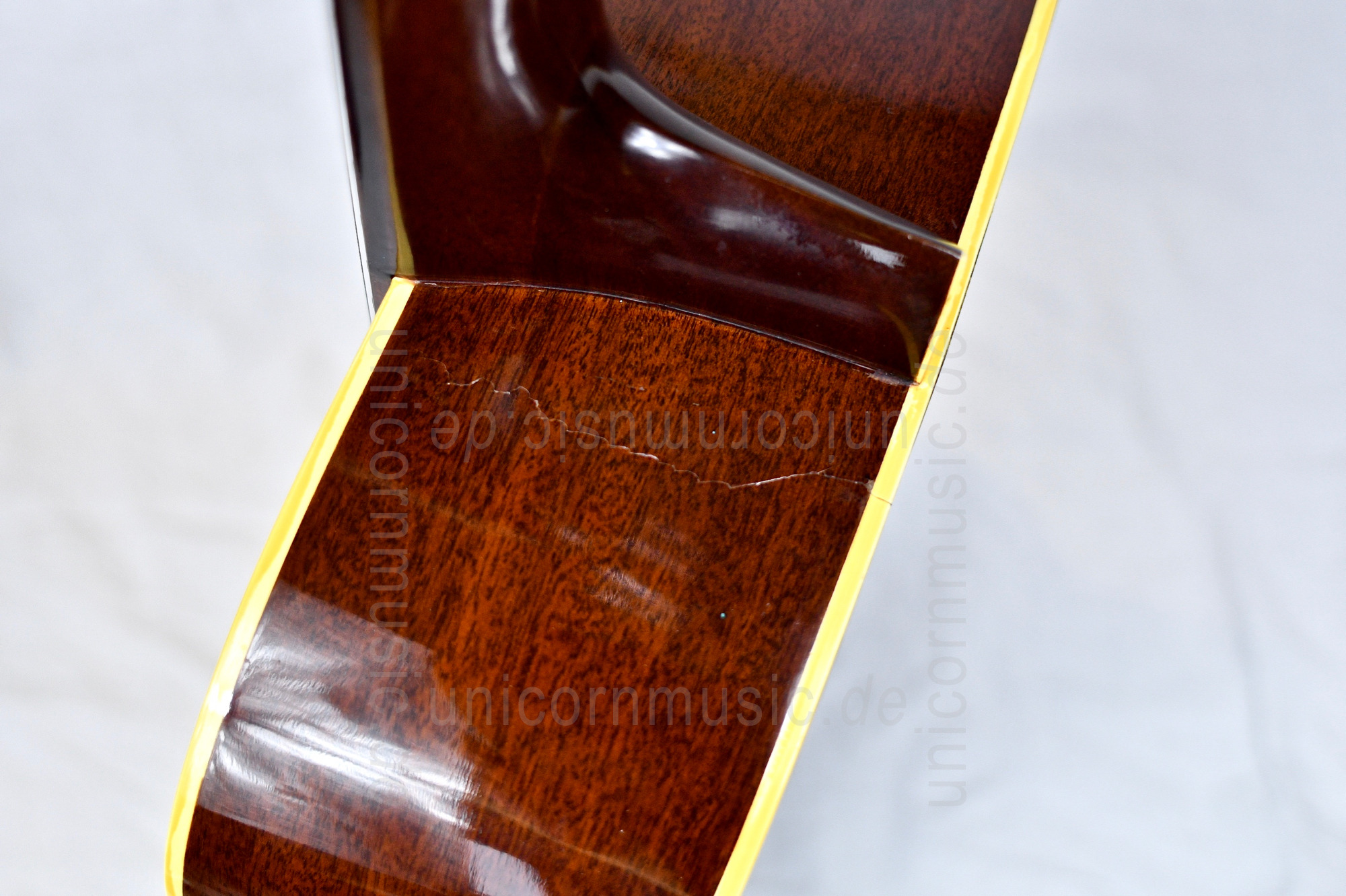 zur Artikelbeschreibung / Preis  Luxor - 12 String